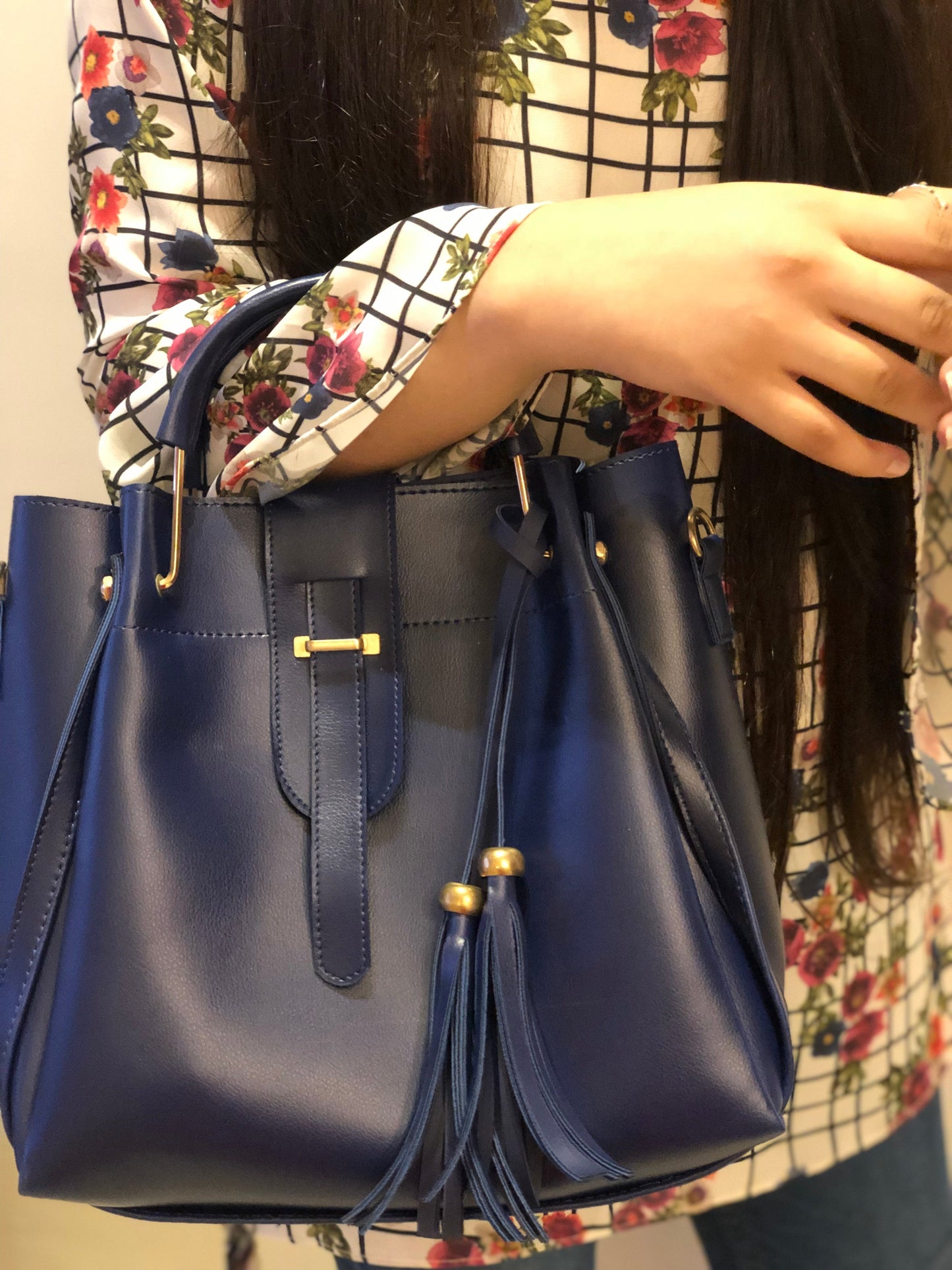 ALEXIA 3 PIECE HANDBAG SUMMER SALE PRICE with free delivery